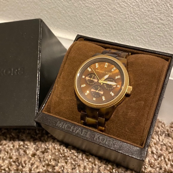 MICHAEL KORS WATCH - Picture 2 of 4